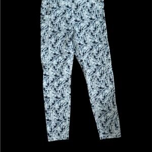 ZYIA Blue and White Patterned Leggings Size 6-8. Not compressive.